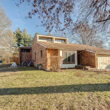 Spacious Tranquility with Private Pool 4 Bedroom Home by RedAwning