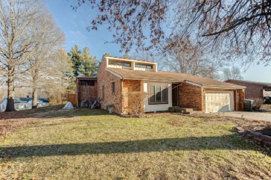 Spacious Tranquility with Private Pool 4 Bedroom Home by RedAwning