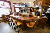 Irwin Street Inn Hotels in Hanford