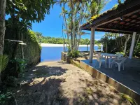 Paradisiac House in Barra do Una, in front of the beach, with access to boats. Hotel a Barra do Una