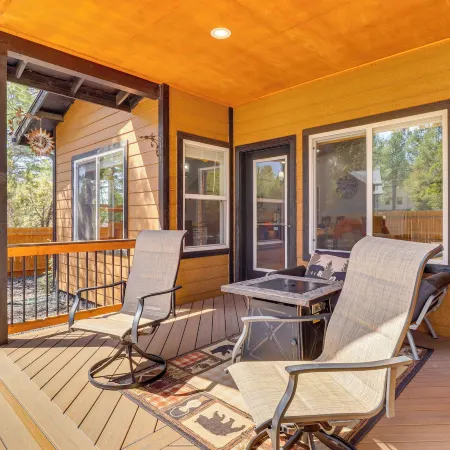 Hot Tub & Outdoor Living: Relaxing Show Low Cabin