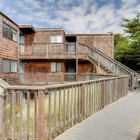 Oceanfront Watsonville Condo w/ Beach Access!
