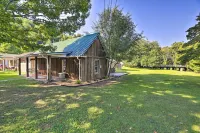 Cozy Damascus Home < 1 Mi to Appalachian Trl - parking