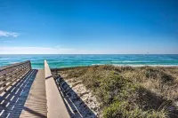 Beach House Right Off 30 A w/ Golf Cart! - Parkering