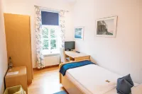 Hotel Zum König Von Griechenland Hotels in Brake