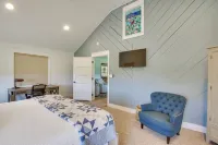 Modern Altavista Farmhouse w/ Countryside Views Hotels in Campbell County