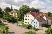 Hotel Garni Sonnenhof Hotels near Wanderparkplatz Waldschänke Moritzburg