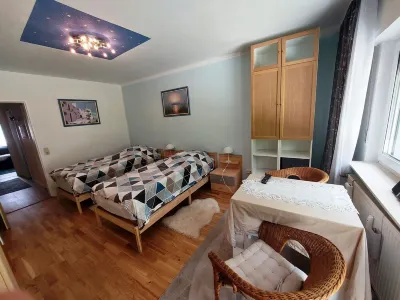 5 Minuten von Frankfurt, Ruhige Ferienwohnung/ Monteurzimmer mit Terrasse Hotels in der Nähe von Burgfestspiele Bad Vilbel