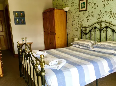 College Guest House Отели в г. Радбакстон