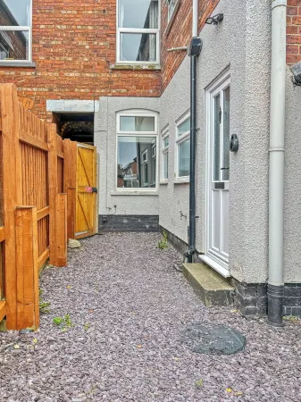 Sleeps 4- 1-Bedroom Apartment – Walking Distance to Grantham Town Centre! Отели в г. Грантем