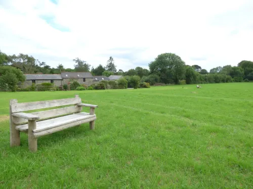 Meadow Cottage Hotels in Par