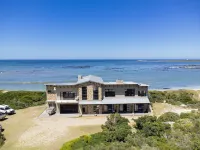 Hangklip Villa by Host Agents Hotels near Palmietrivier