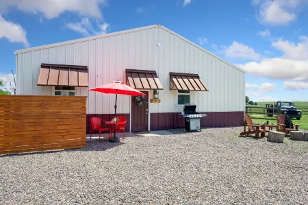 Llama-Stay at Spooky Tooth Ranch – Mtn Views!! Отели в г. Лаример Каунти