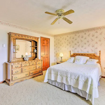 Charming Williamstown Retreat w/ Private Yard