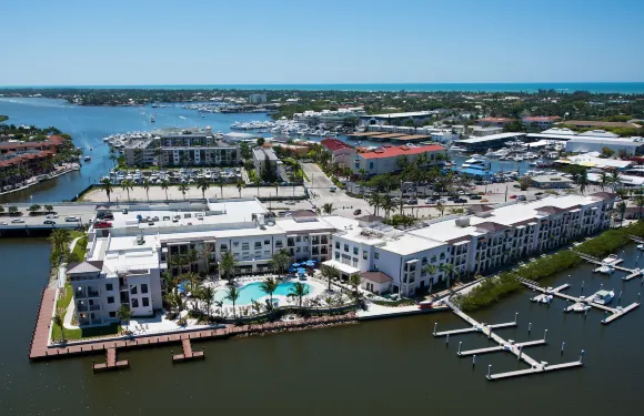 那不勒斯第五大道凱悦嘉寓