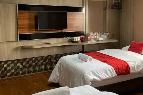 RedDoorz Plus @ Simpang Usu Medan Hotels in Medan Baru
