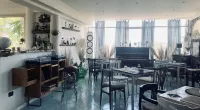 Black Market Hotel - balcone