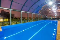 DoubleTree by Hilton Bogotá - Calle 100 - 游泳池