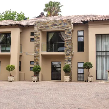 Letsatsing Lodge Hotels near Rustenburg