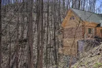 'The Phoenix' Cabin w/ Hot Tub in Gatlinburg! - بيت ضيافة