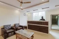 Rabbit Hut Guest House by Grb