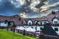 Kompleks Beskid z Basenem I Stokiem Narciarskim - Blisko Babiej Góry - parking
