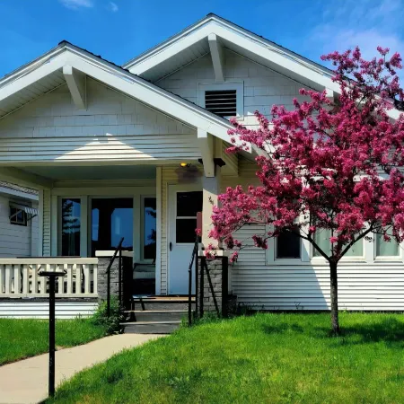 Butte Bungalow Home, Close to uptown- 2 bdrm, 2 bath, No Cleaning fee