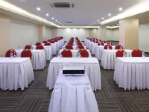 ホテル センバイラック シティ アダナのホテル