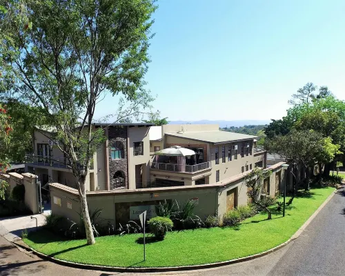 Leonardos Guesthouse Hotels in Mbombela
