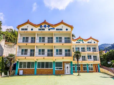 Geoje Island Milky Way Pension Hotels near Hakdong Mongdol Beach