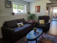 Cozy 2 bedroom suite Hotels in Sidney