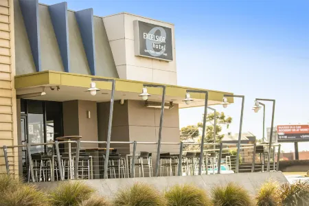 Nightcap at Excelsior Hotel Отели в г. Фокнер