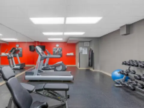 Quality Inn & Suites Hotels in Oakville