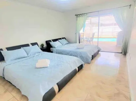 Tampa Home w BBQ patio pool /5 Beds /9 Guests