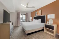 Parkway International Resort by Coolvacay - parcheggio