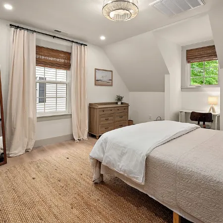 Beautiful Pines Home - Great for Large Families & Close to All Area Attractions!