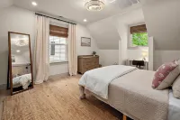 Beautiful Pines Home - Great for Large Families & Close to All Area Attractions!