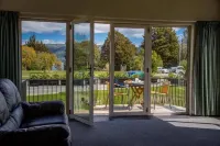 Kea by the Lake Hotels in Manapouri