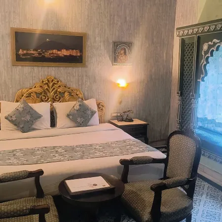 Hotel Janak Vilas Отели рядом с достопримечательностью «Гулаб Баг и Зоопарк»