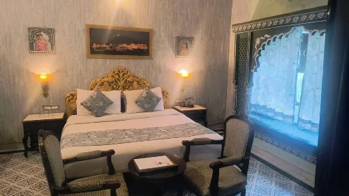 Hotel Janak Vilas - Bintang 3