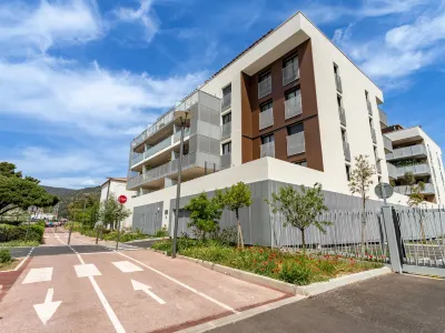 Indigo Bay Hotels near La Plage de Coco
