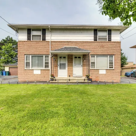 4 Mi to Dtwn Rochester: Charming Apt w/ Patio!