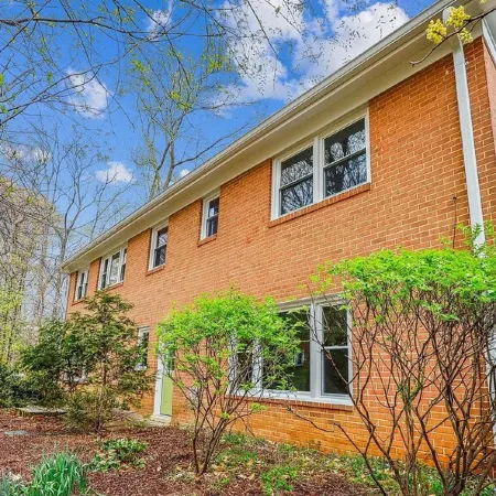 Oak House: Luxury Home in Silver Spring, Takoma Park; Close to DC, 4-Car Parking