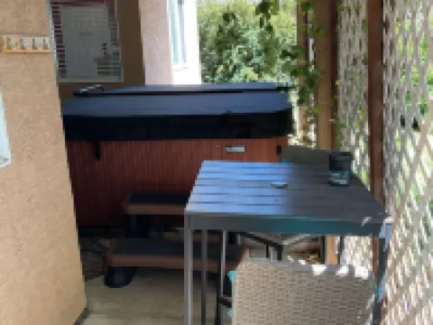 Hilltop Retreat | Private Hot Tub • Pet-Friendly • Secluded 2Br Escape Hotels in Langford