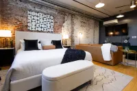 Charming Historic Condo with Modern Amenities - Luxurious Urban Retreat