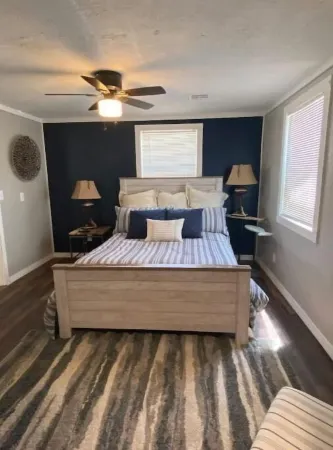 Cozy riverside cabin on the Neosho river