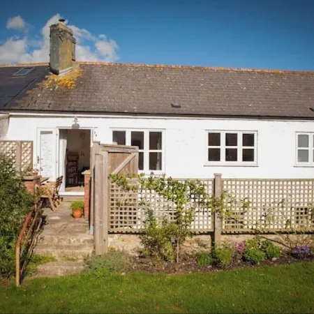 Contemporary cottage in lovely Devon village.