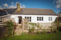 Contemporary cottage in lovely Devon village.