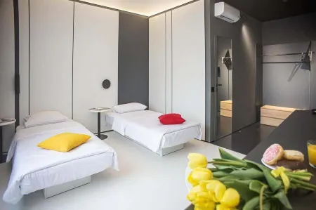 Sunday Rooms Отели рядом с достопримечательностью «Храм святого апостола Луки»