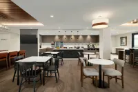TownePlace Suites Lancaster - Aamiainen